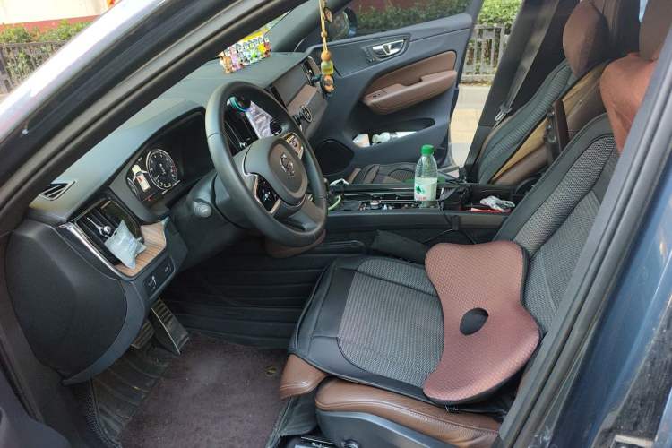 Used Volvo XC60 2021 T5 4x4 Smart Luxury Edition Left Front Seat