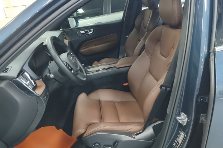 Used Volvo XC60 2021 T5 4x4 Smart Luxury Edition Left Front Seat