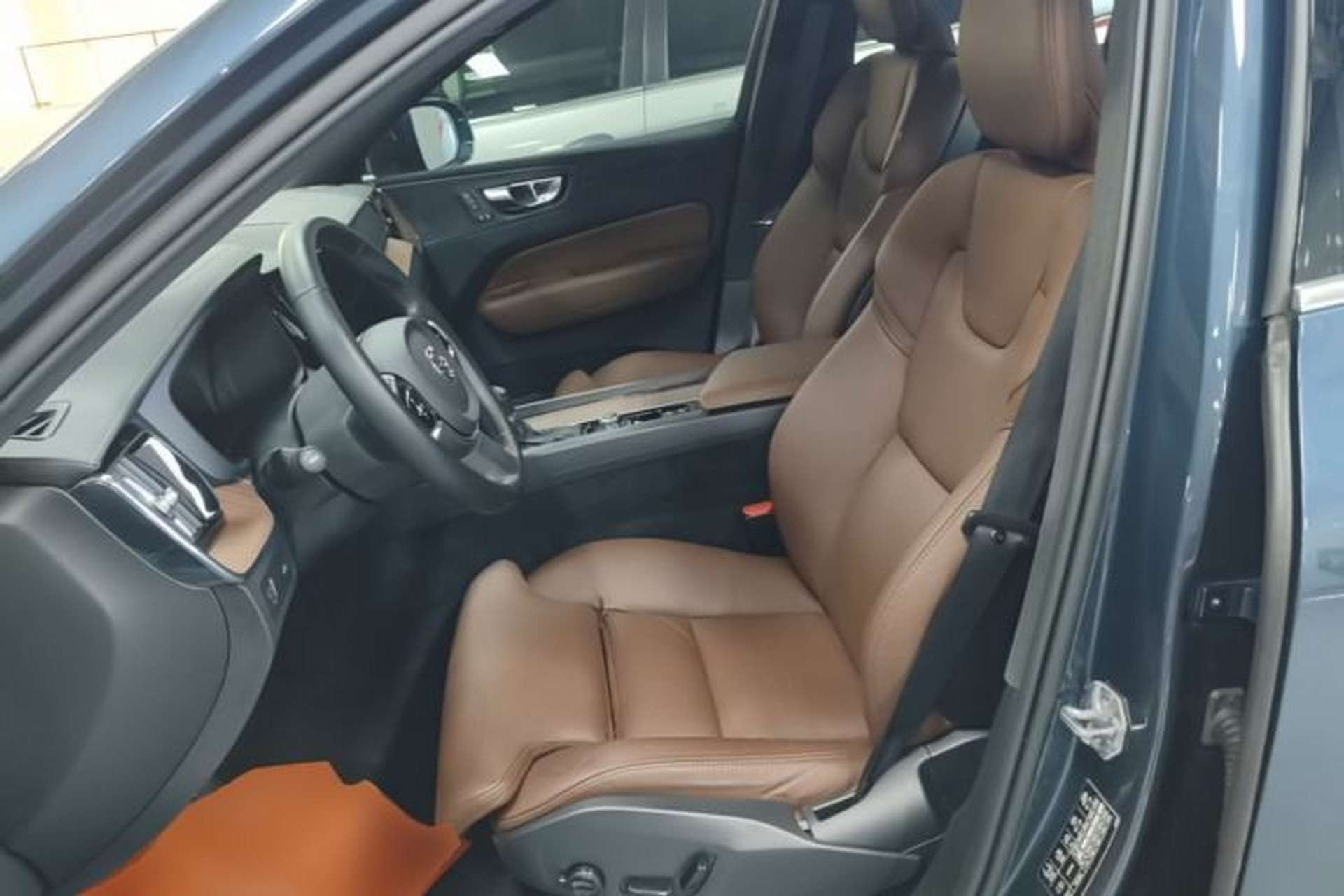 Used Volvo XC60 2021 T5 4x4 Smart Luxury Edition Left Front Seat