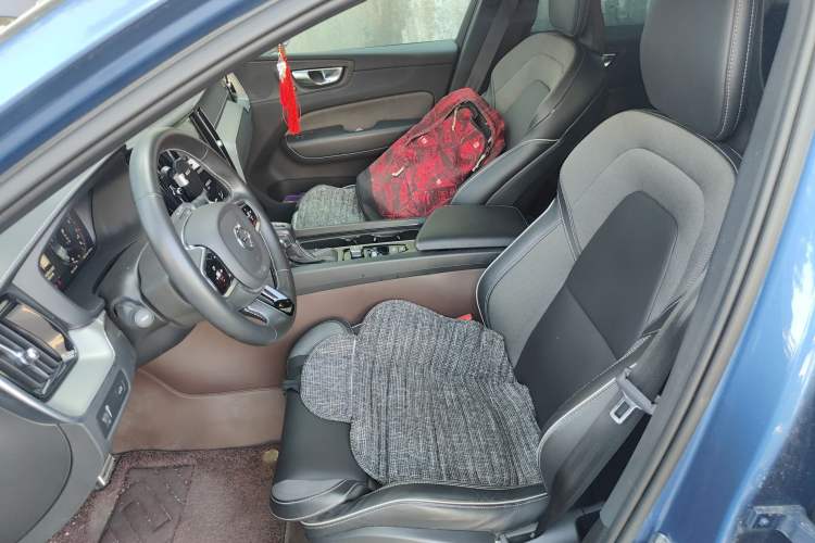 Used Volvo XC60 2021 T5 4x4 Smart & Advanced Sport Edition Left Front Seat