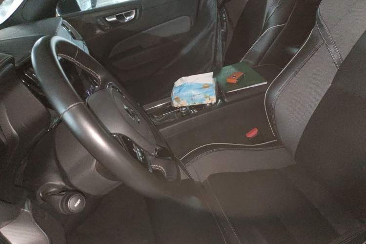 Used Volvo XC60 2021 T5 4x4 Smart & Advanced Sport Edition Left Front Seat