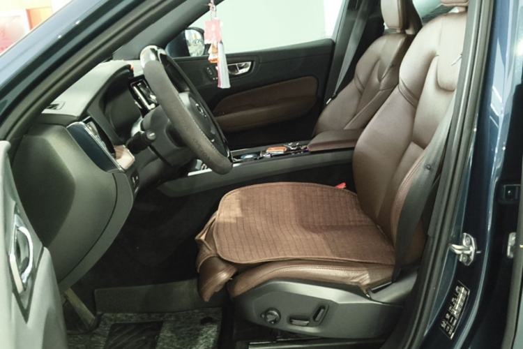 Used Volvo XC60 2021 T5 4x4 Smart Luxury Edition Left Front Seat