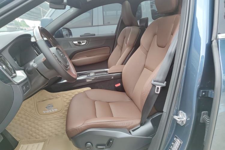 Used Volvo XC60 2021 T5 4x4 Smart Luxury Edition Left Front Seat