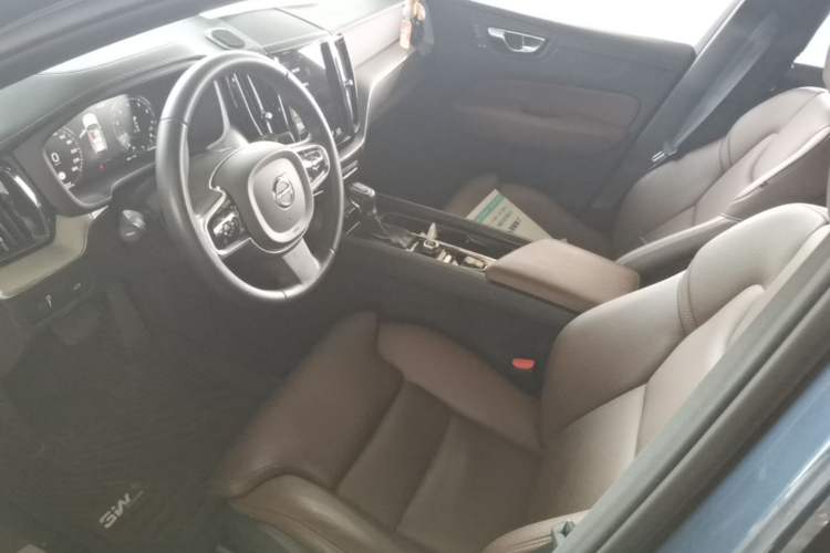 Used Volvo XC60 2021 T5 4x4 Smart Luxury Edition Left Front Seat