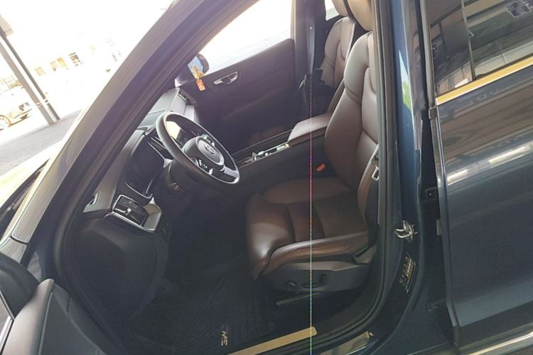 Used Volvo XC60 2021 T5 4x4 Smart Luxury Edition Left Front Seat