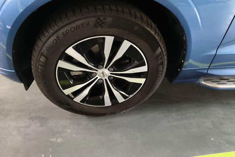 Used Volvo XC60 2021 T5 4x4 Zhiyi Sport Edition Left Front Wheel Hub