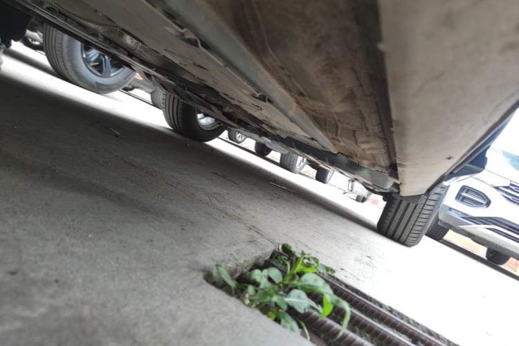 Used Volvo XC60 2021 T5 4x4 Smart Luxury Edition Left Side Sill
