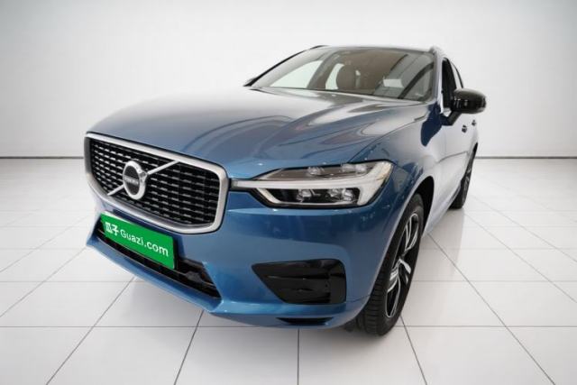 Ojetý Volvo XC60 2021 T5 4x4 Smart & Advanced Sport Edition