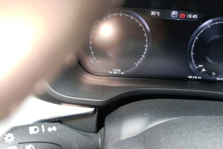 Used Volvo XC60 2021 T5 4x4 Zhiyi Sport Edition Odometer Close Up