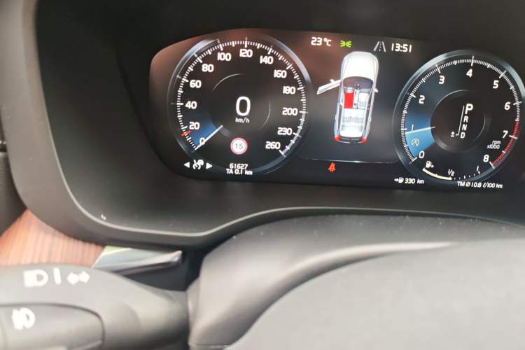 Used Volvo XC60 2021 T5 4x4 Smart Luxury Edition Odometer Close Up