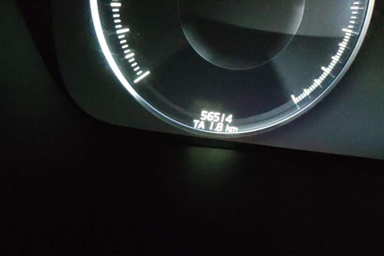 Used Volvo XC60 2021 T5 4x4 Smart & Advanced Sport Edition Odometer Close Up