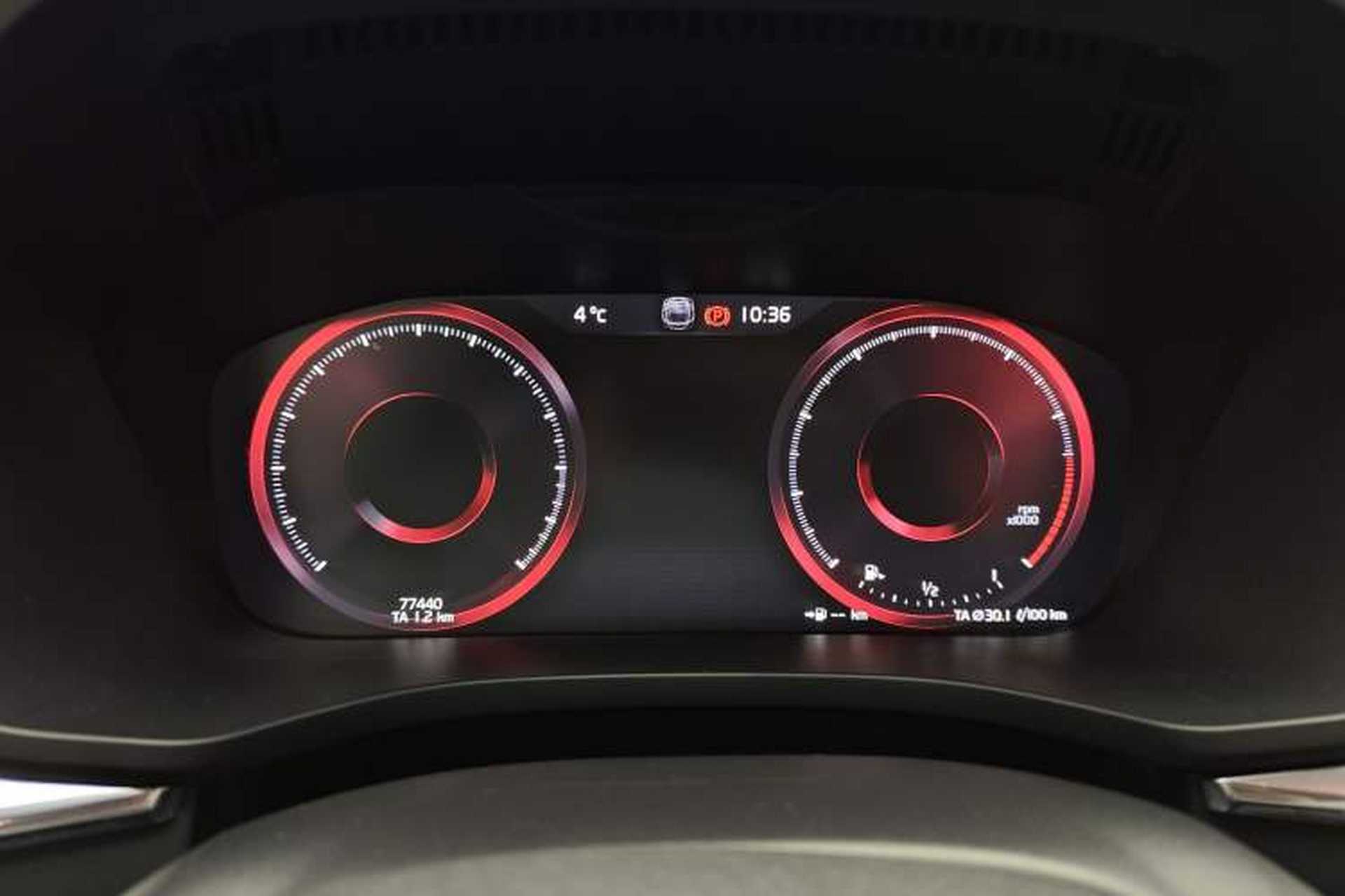 Used Volvo XC60 2021 T5 4x4 Smart & Advanced Sport Edition Odometer Close Up