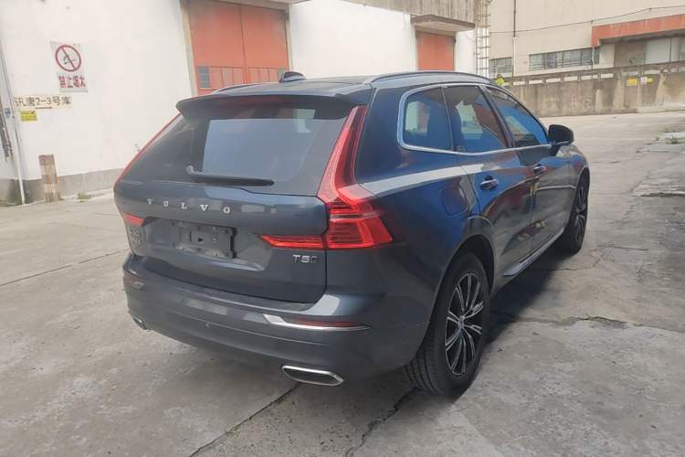 Used Volvo XC60 2021 T5 4x4 Smart Luxury Edition Rear Right 45 Deg