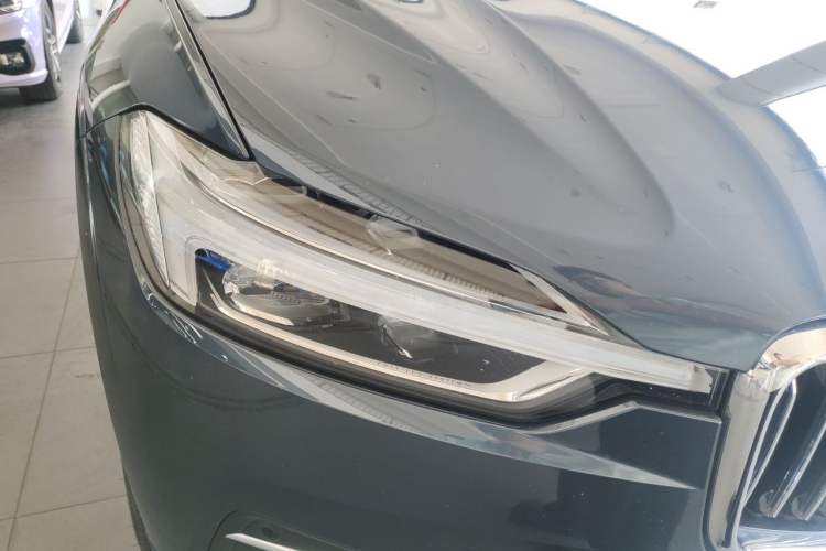 Used Volvo XC60 2021 T5 4x4 Smart Luxury Edition Right Front Headlight
