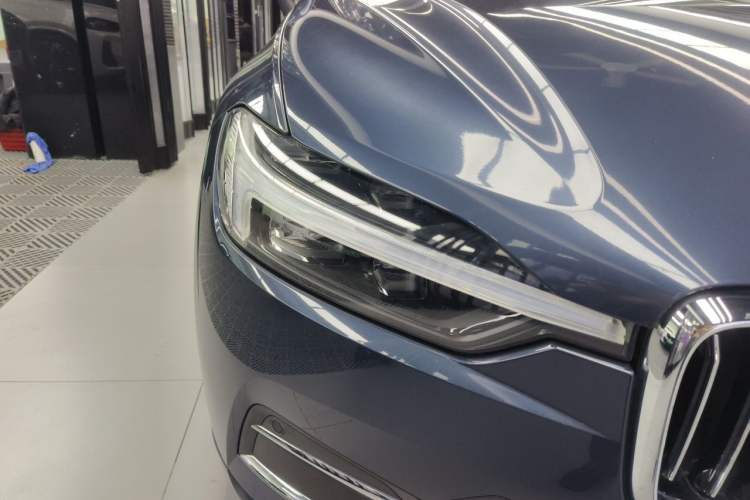 Used Volvo XC60 2021 T5 4x4 Smart Luxury Edition Right Front Headlight