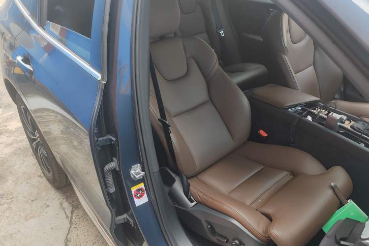 Used Volvo XC60 2021 T5 4x4 Smart Luxury Edition Right Front Seat