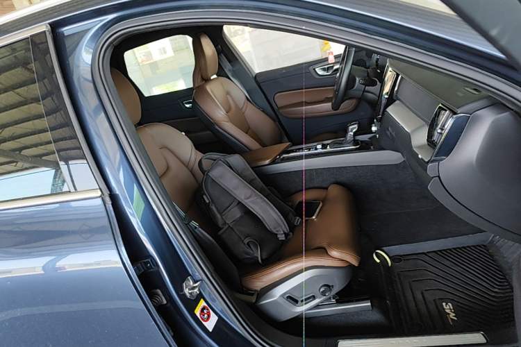 Used Volvo XC60 2021 T5 4x4 Smart Luxury Edition Right Front Seat
