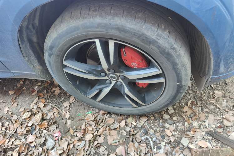 Used Volvo XC60 2021 T5 4x4 Smart & Advanced Sport Edition Right Front Wheel Hub