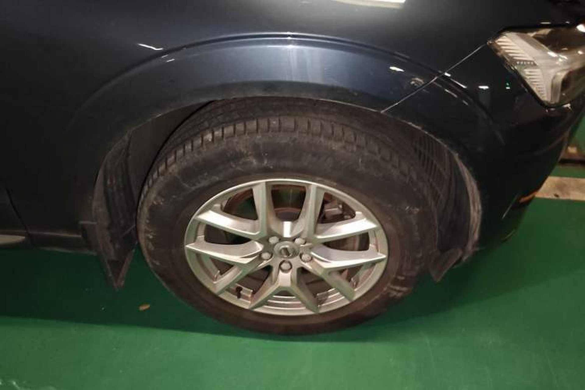 Used Volvo XC60 2021 T5 4x4 Smart Luxury Edition Right Front Wheel Hub