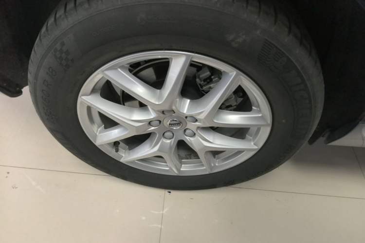 Used Volvo XC60 2021 T5 4x4 Smart Luxury Edition Right Rear Wheel Hub