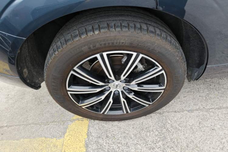 Used Volvo XC60 2021 T5 4x4 Smart Luxury Edition Right Rear Wheel Hub