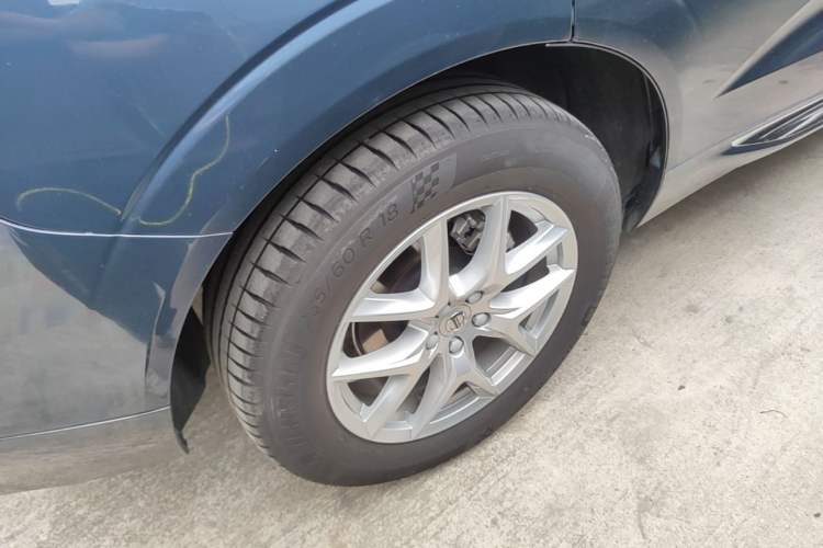 Used Volvo XC60 2021 T5 4x4 Smart Luxury Edition Right Rear Wheel Hub