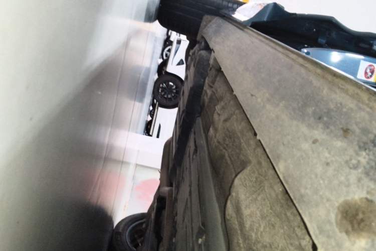 Used Volvo XC60 2021 T5 4x4 Smart Luxury Edition Right Side Sill