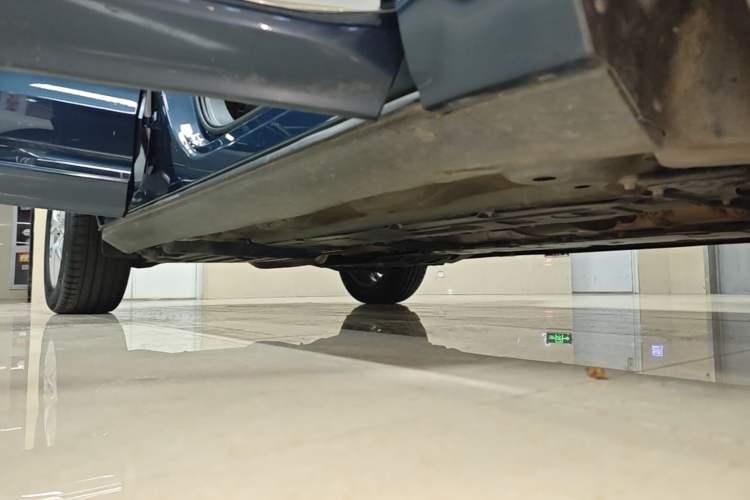Used Volvo XC60 2021 T5 4x4 Smart Luxury Edition Right Side Sill