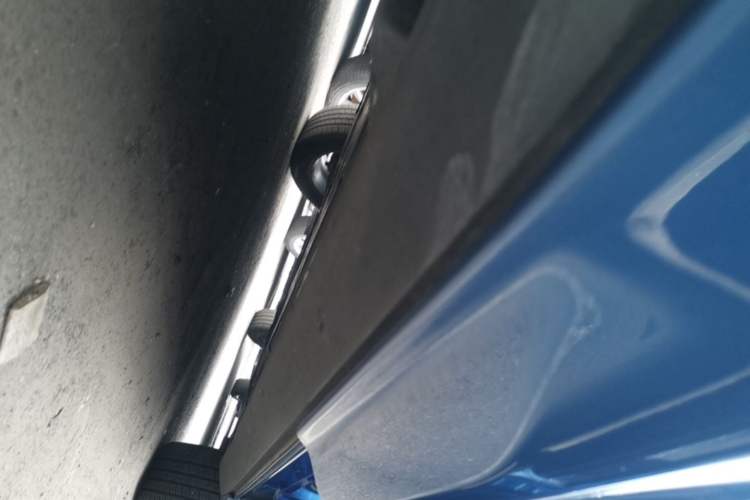 Used Volvo XC60 2021 T5 4x4 Smart & Advanced Sport Edition Right Side Sill