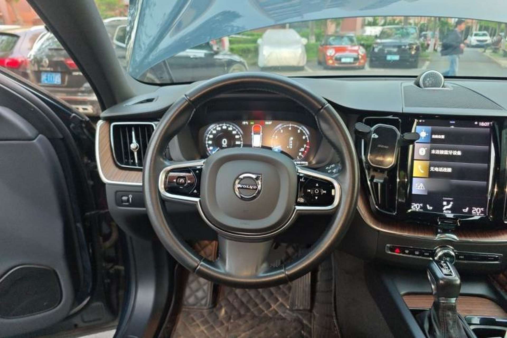Used Volvo XC60 2021 T5 4x4 Smart Luxury Edition Steering Wheel