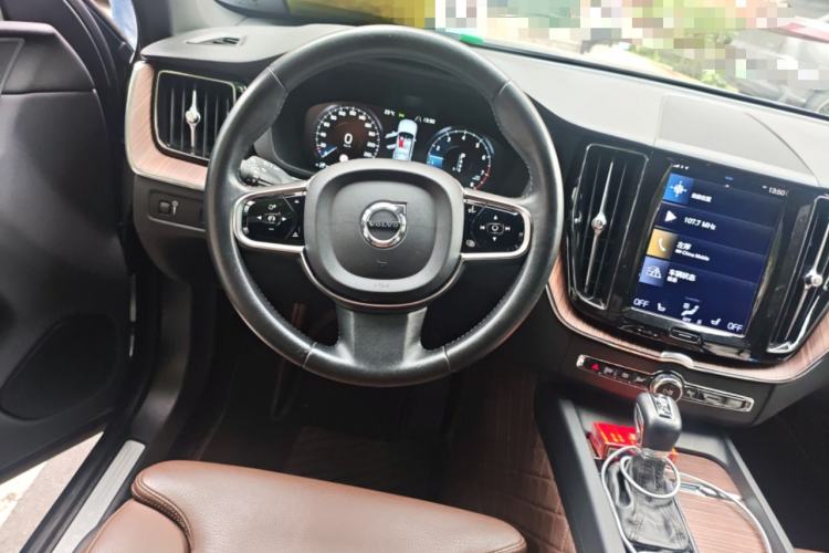 Used Volvo XC60 2021 T5 4x4 Smart Luxury Edition Steering Wheel