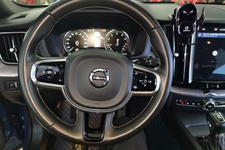 Used Volvo XC60 2021 T5 4x4 Smart & Advanced Sport Edition Steering Wheel