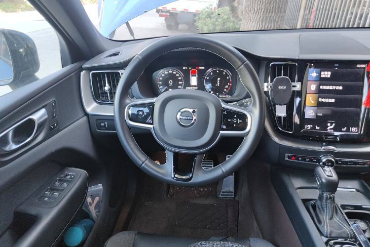 Used Volvo XC60 2021 T5 4x4 Smart & Advanced Sport Edition Steering Wheel