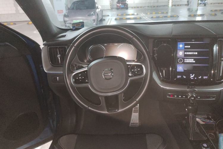 Used Volvo XC60 2021 T5 4x4 Smart & Advanced Sport Edition Steering Wheel