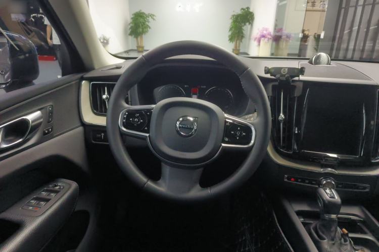 Used Volvo XC60 2021 T5 4x4 Smart Luxury Edition Steering Wheel