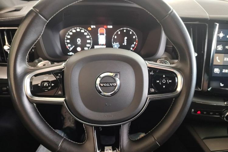 Used Volvo XC60 2021 T5 4x4 Smart & Advanced Sport Edition Steering Wheel