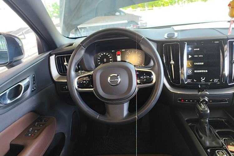 Used Volvo XC60 2021 T5 4x4 Smart Luxury Edition Steering Wheel