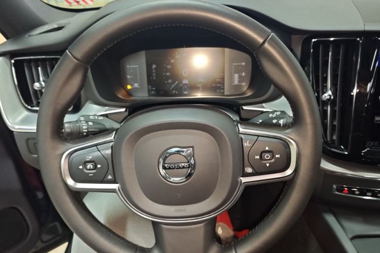 Used Volvo XC60 2021 T5 4x4 Smart Luxury Edition Steering Wheel