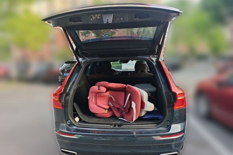 Used Volvo XC60 2021 T5 4x4 Smart Luxury Edition Trunk