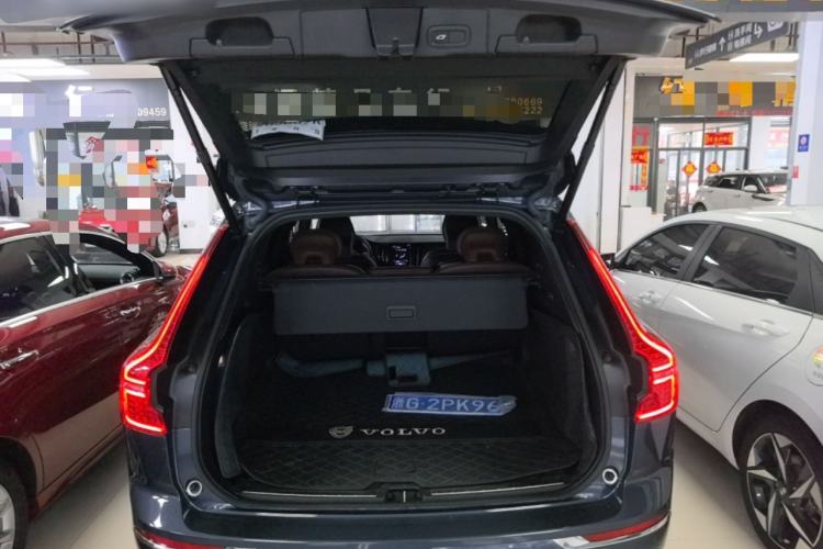 Used Volvo XC60 2021 T5 4x4 Smart Luxury Edition Trunk