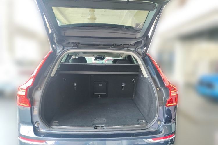 Used Volvo XC60 2021 T5 4x4 Smart Luxury Edition Trunk