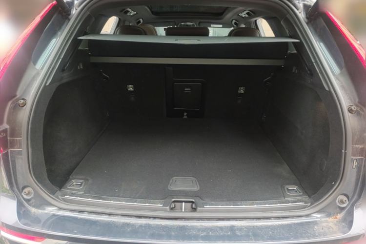 Used Volvo XC60 2021 T5 4x4 Smart Luxury Edition Trunk