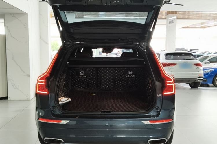 Used Volvo XC60 2021 T5 4x4 Smart Luxury Edition Trunk