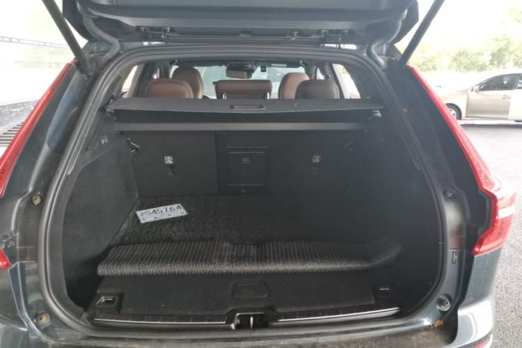 Used Volvo XC60 2021 T5 4x4 Smart Luxury Edition Trunk