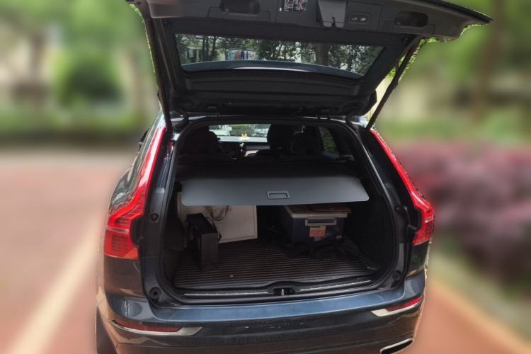 Used Volvo XC60 2021 T5 4x4 Smart Luxury Edition Trunk