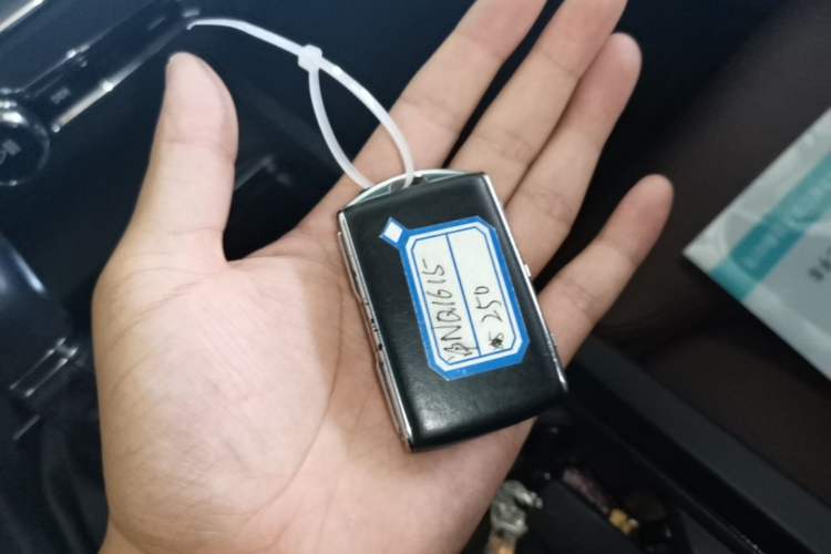 Used Volvo XC60 2021 T5 4x4 Smart Luxury Edition Vehicle Key