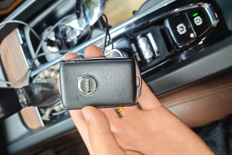 Used Volvo XC60 2021 T5 4x4 Smart Luxury Edition Vehicle Key