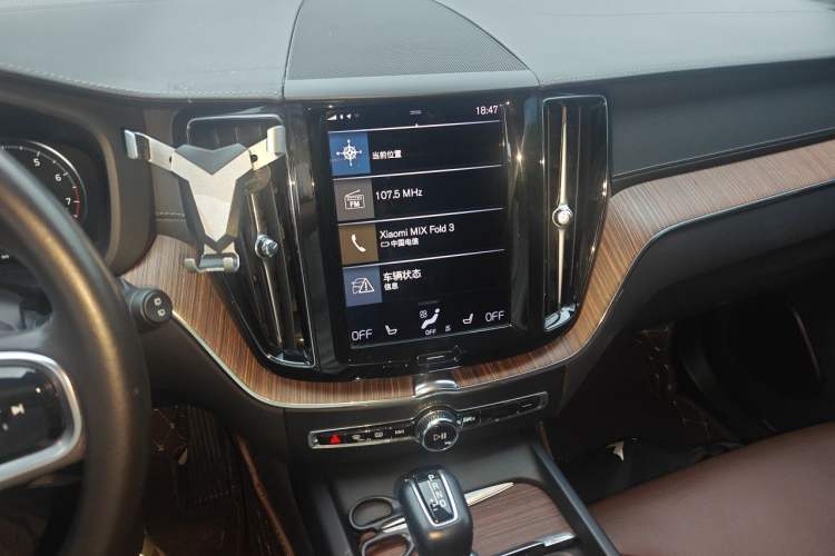 Used Volvo XC60 2021 T5 4x4 Smart Luxury Edition Audio And AC Panel
