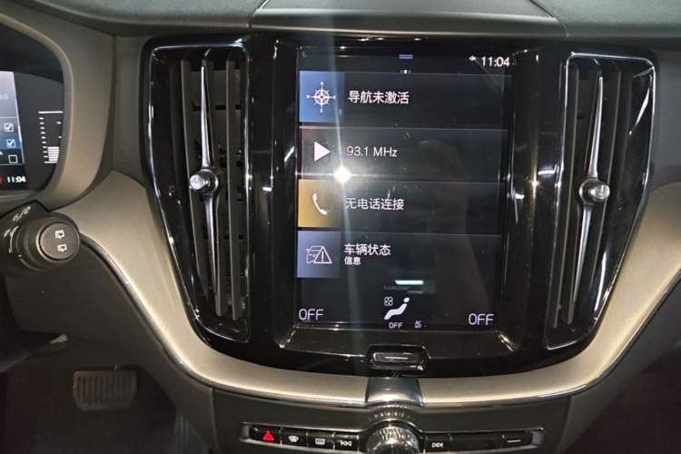 Used Volvo XC60 2021 T5 4x4 Smart Luxury Edition Audio And AC Panel