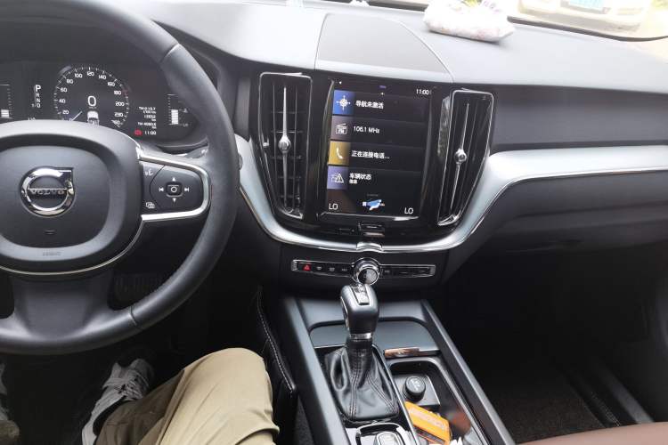 Used Volvo XC60 2021 T5 4x4 Zhiyi Sport Edition Audio And AC Panel